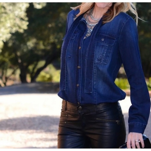 Cabi Womens Sz XS Blue Tie Neck Chambray Denim Button Front Shirt Top Blouse - Picture 10 of 16